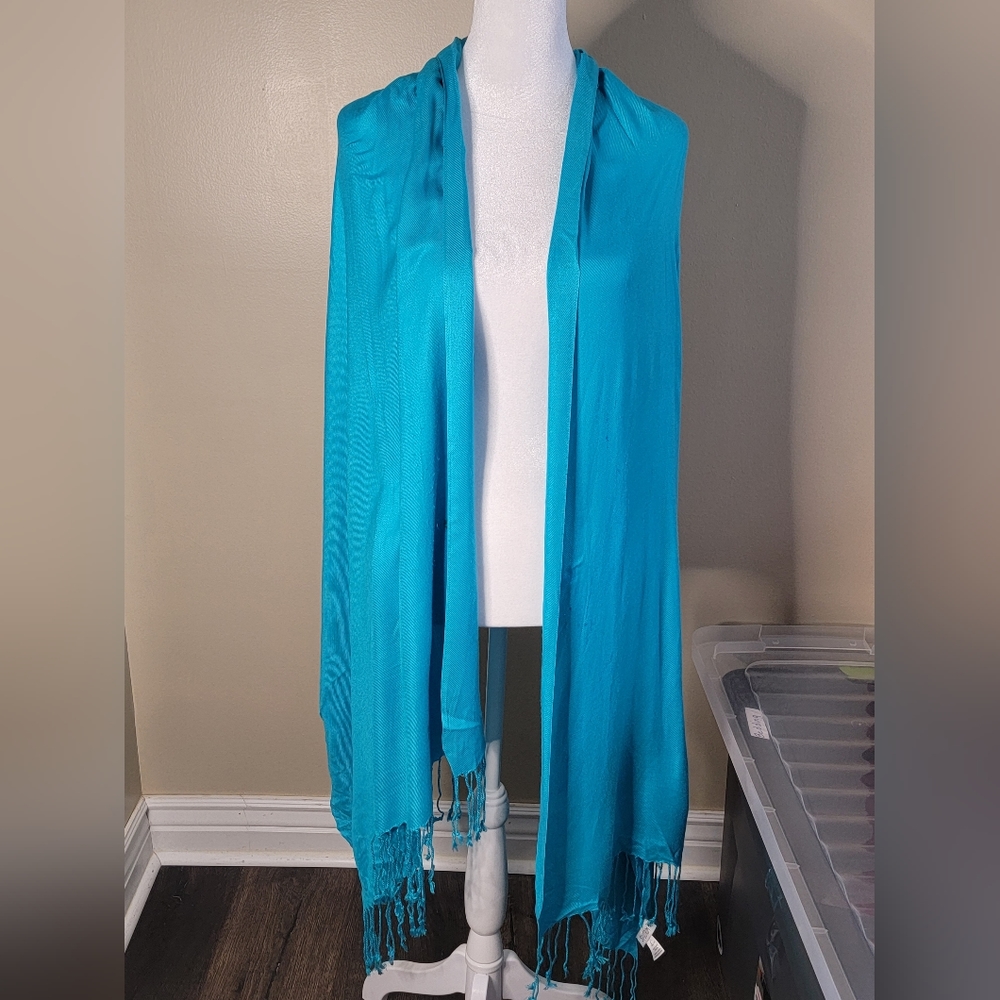 Spectrum scarf